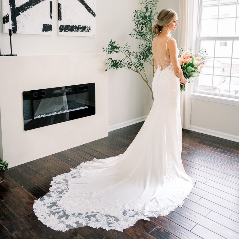 Essence of Australia wedding dress - Picture 8 of 10